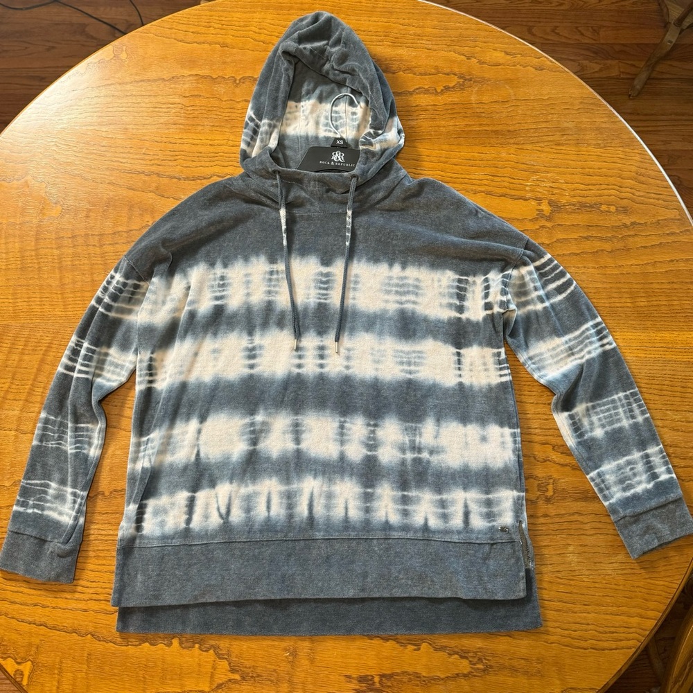 American Eagle Blue-Gray Tie Dye Hoodie